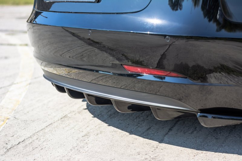 Maxton Diffusor Heck Ansatz für Tesla Model 3 schwarz Hochglanz TE-MODEL3-1-RS1-G