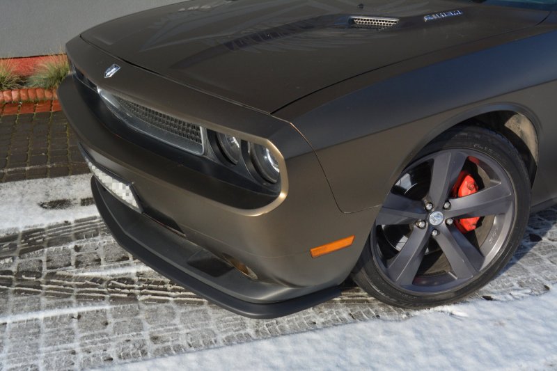 Preview: Maxton Front Ansatz für DODGE CHALLENGER MK3. PHASE-I SRT8 COUPE  schwarz Hochglanz DO-CHL-3-SRT8-FD1-G