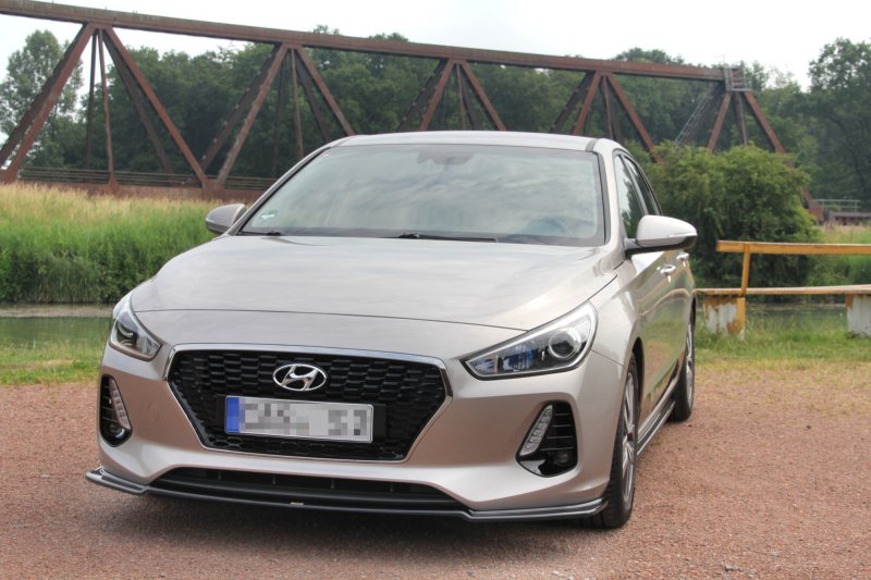 Maxton Front Ansatz V.1 für HYUNDAI I30 MK3 HATCHBACK  schwarz Hochglanz HY-I30-3-FD1-G