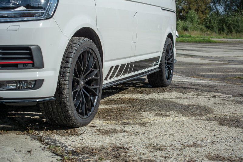 Maxton Seitenschweller Ansatz für Volkswagen T6 schwarz Hochglanz VW-T6-SD1A+B-G