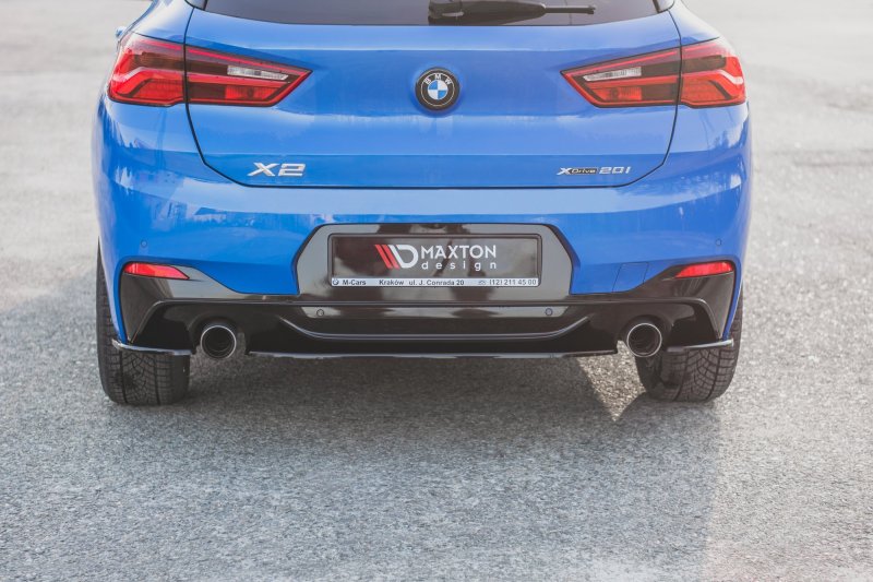 Maxton Mittlerer Diffusor Heck Ansatz für BMW X2 F39 M-Paket schwarz Hochglanz BM-X2-39-MPACK-RD1-G