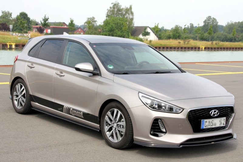 Maxton Front Ansatz V.1 für HYUNDAI I30 MK3 HATCHBACK  schwarz Hochglanz HY-I30-3-FD1-G