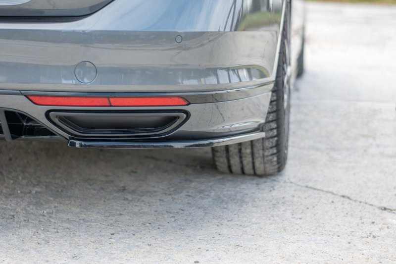 Maxton Heck Ansatz Flaps Diffusor für Volkswagen Passat R-Line B8 schwarz Hochglanz VW-PA-B8-RLINE-RSD1-G