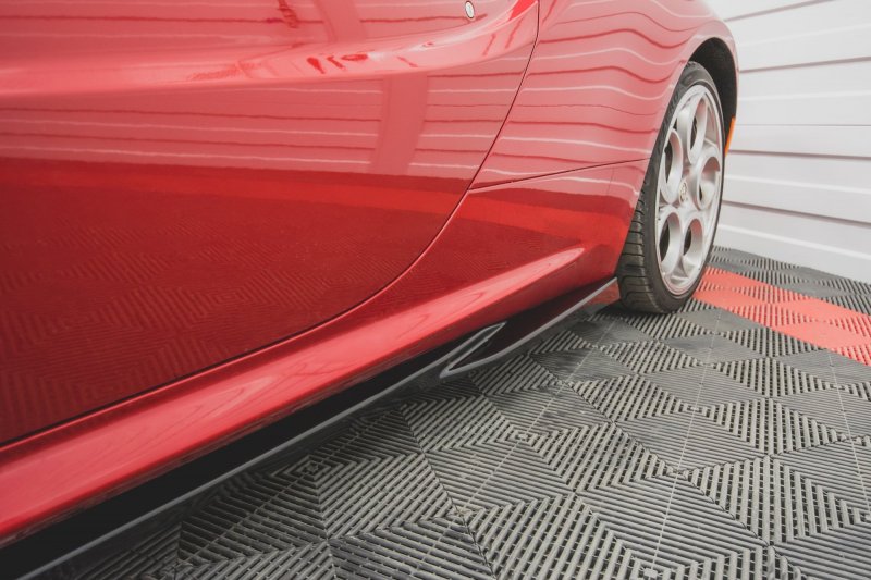 Maxton Seitenschweller Ansatz für Alfa Romeo 4C schwarz Hochglanz AL-4C-SD1-G