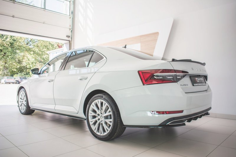 Maxton Seitenschweller Ansatz für Skoda Superb Mk3 FL schwarz Hochglanz SK-SU-3F-SD1-G