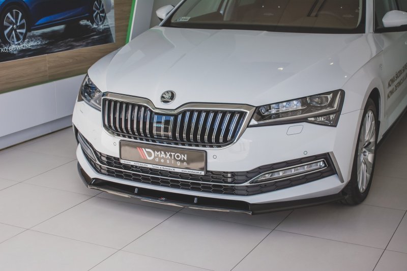 Maxton Front Ansatz V.2 für Skoda Superb Mk3 FL schwarz Hochglanz SK-SU-3F-FD2-G