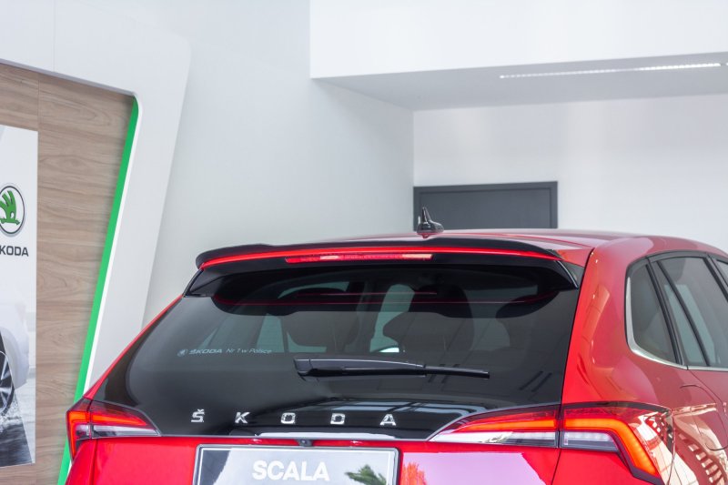 Maxton Spoiler CAP für Skoda Scala schwarz Hochglanz SK-SC-1-CAP1-G