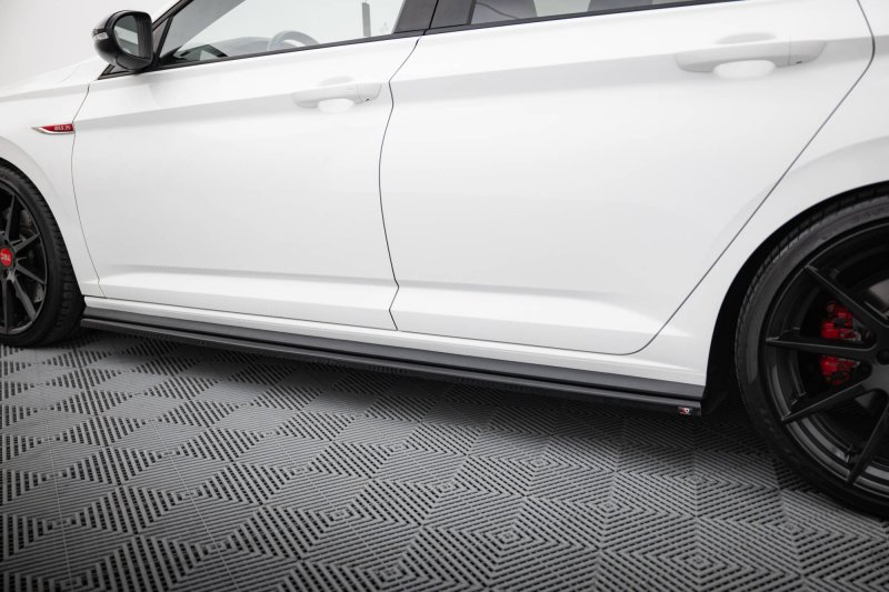 Maxton Seitenschweller Ansatz VW Jetta GLI Mk7 schwarz Hochglanz VW-JE-7-GLI-SD1-G