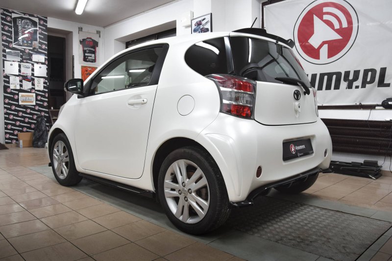 Maxton Mittlerer Cup Diffusor Heck Ansatz Toyota IQ schwarz Hochglanz TO-IQ-1-RD1G+RD2-G