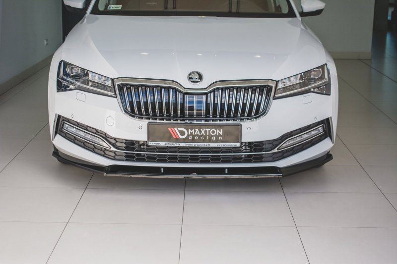 Maxton Front Ansatz V.2 für Skoda Superb Mk3 FL schwarz Hochglanz SK-SU-3F-FD2-G