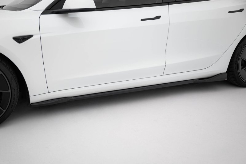 Maxton Seitenschweller Ansatz V.1 Tesla Model 3 Performance Mk1 Facelift schwarz Hochglanz TE-MODEL3-1F-SD1-G