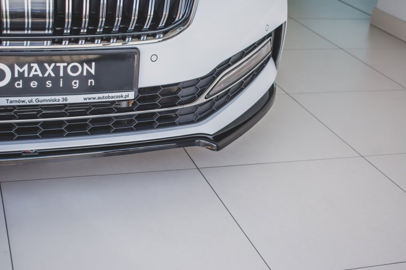 Maxton Front Ansatz V.1 für Skoda Superb Mk3 FL schwarz Hochglanz SK-SU-3F-FD1-G