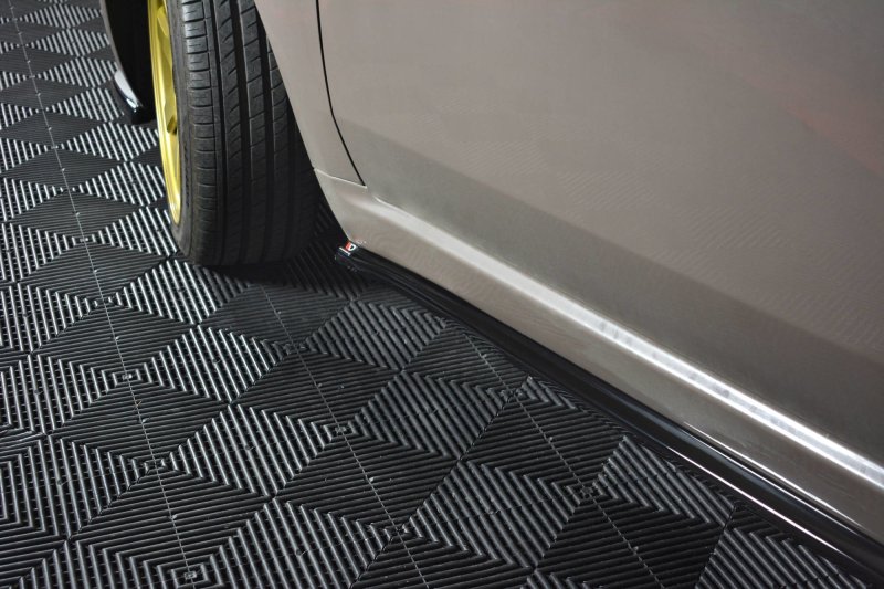 Maxton Seitenschweller Ansatz für FIAT 500 HATCHBACK vor Facelift schwarz Hochglanz FI-500-SD1-G