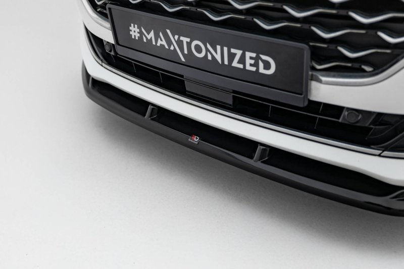 Maxton Front Ansatz V.1 Ford Focus Vignale Mk4 schwarz Hochglanz FO-FO-4-VG-ES-FD1-G