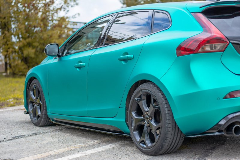 Maxton Seitenschweller Ansatz für Volvo V40 R-design schwarz Hochglanz VO-V40-2-RDESIGN-SD1-G