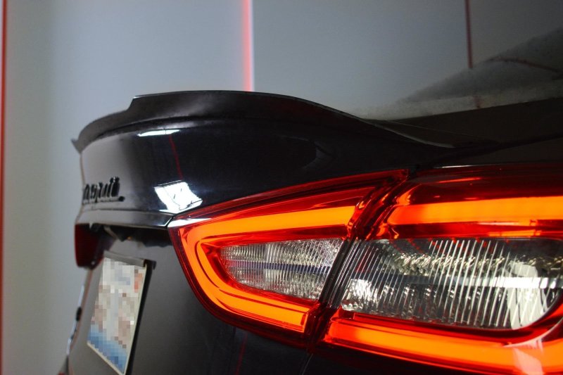 Maxton Spoiler CAP für MASERATI QUATTROPORTE MK.6 vor Facelift schwarz Hochglanz MS-QP-6-CAP1-G
