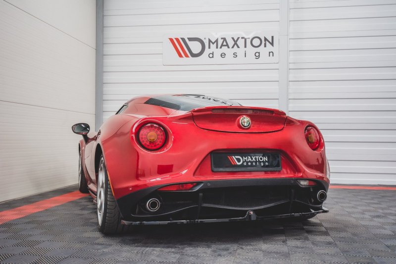 Maxton Mittlerer Diffusor Heck Ansatz für Alfa Romeo 4C schwarz Hochglanz AL-4C-RD1-G