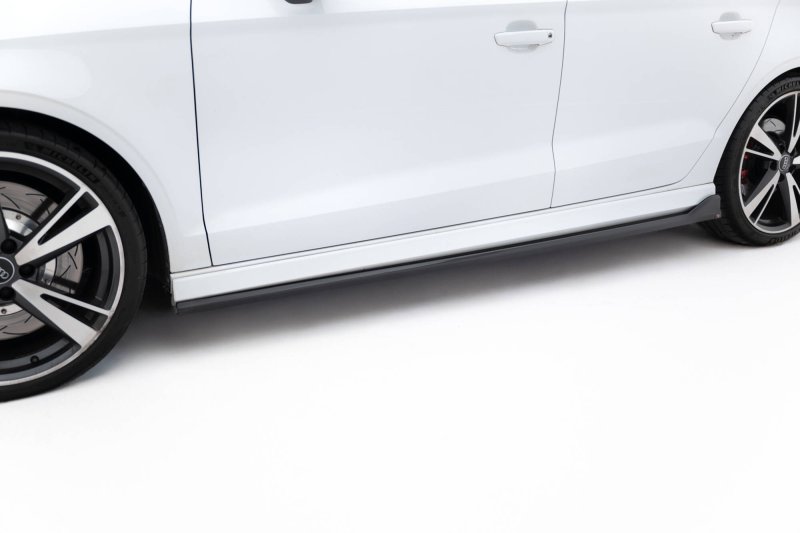 Maxton Seitenschweller Ansatz V.3 Audi RS3 Limousine 8V Facelift schwarz Hochglanz AU-RS3-8VF-S-SD3-G