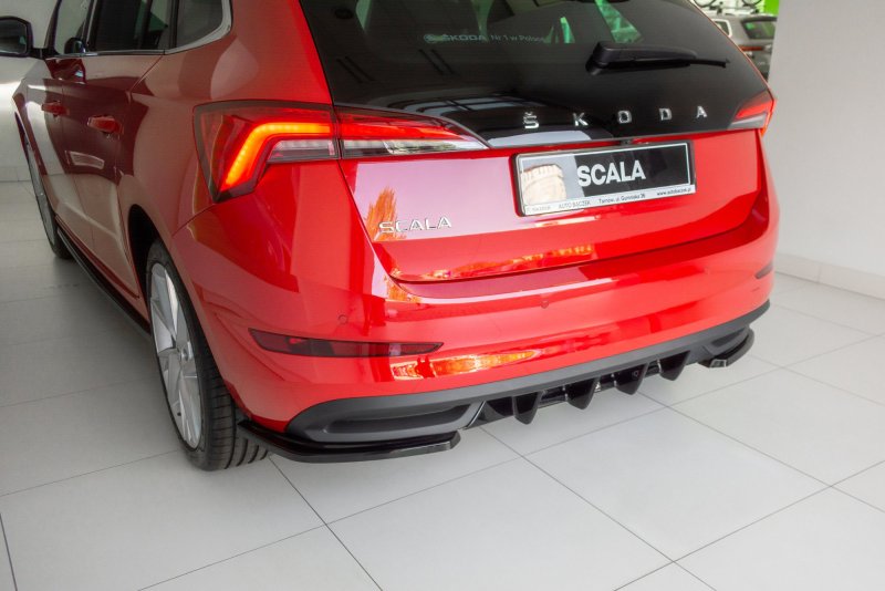 Maxton Diffusor Heck Ansatz für Skoda Scala schwarz Hochglanz SK-SC-1-RS1-G