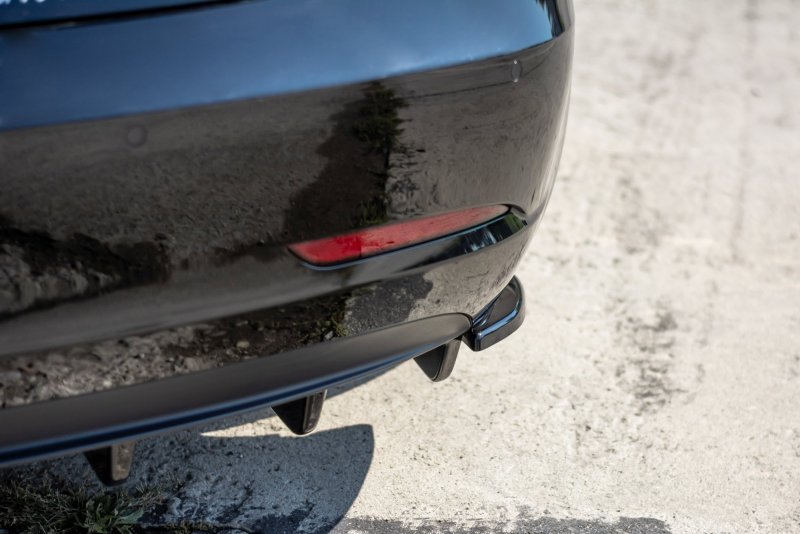 Maxton Heck Ansatz Flaps Diffusor für Tesla Model 3 schwarz Hochglanz TE-MODEL3-1-RSD1-G