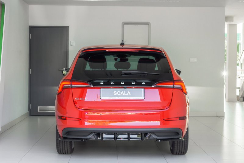 Maxton Diffusor Heck Ansatz für Skoda Scala schwarz Hochglanz SK-SC-1-RS1-G