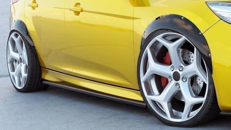 Maxton Kotflügelverlängerung Ford Focus ST Mk3 schwarz Hochglanz FO-FO-3-ST-FE1-G