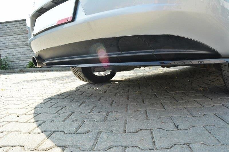 Maxton Mittlerer Diffusor Heck Ansatz für ALFA ROMEO 159  schwarz Hochglanz AL-159-RSD2-G