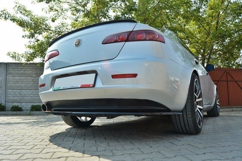 Maxton Mittlerer Diffusor Heck Ansatz für ALFA ROMEO 159  schwarz Hochglanz AL-159-RSD2-G