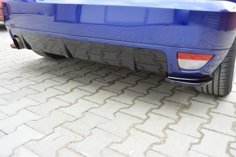 Maxton Heck Ansatz Flaps Diffusor für Ford Focus RS Mk1 schwarz Hochglanz FO-FO-1-RS-RSD1-G