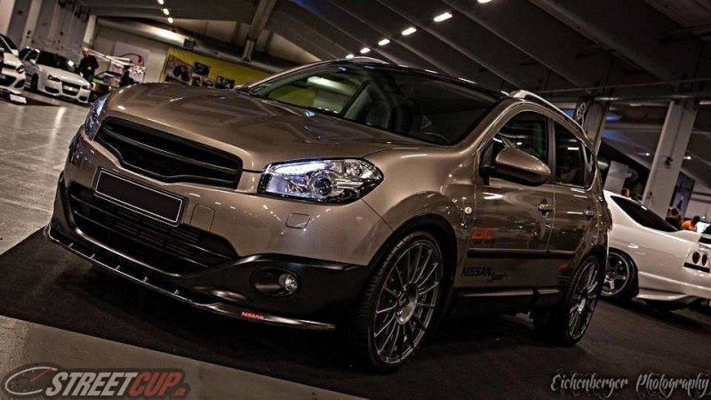 Maxton Front Ansatz für NISSAN QASHQAI Facelift schwarz Hochglanz NI-QA-1F-FD1-G