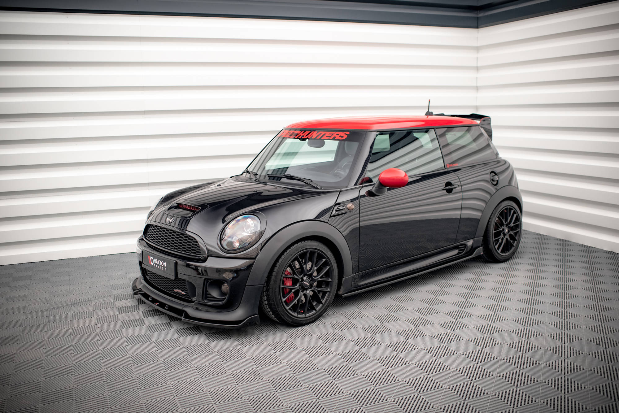 Maxton Seitenschweller Ansatz für V.2 für Mini Cooper John Cooper Works R56  schwarz Hochglanz MC-S-2-56-JCW-SD1-G - Online-Shop