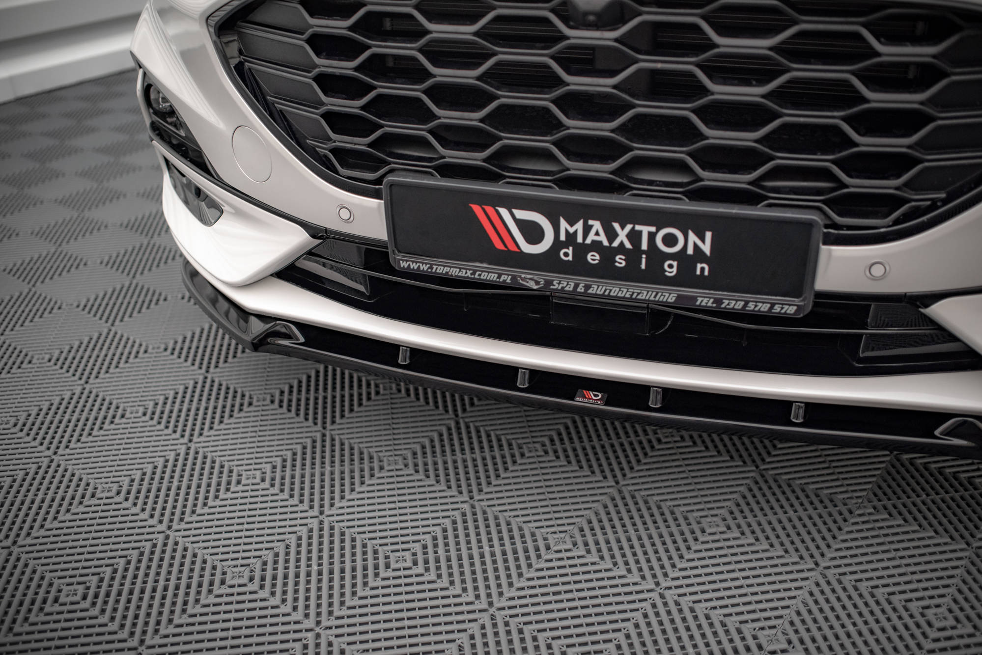 Maxton Front Ansatz für Ford Kuga ST-Line Mk3 schwarz Hochglanz FO