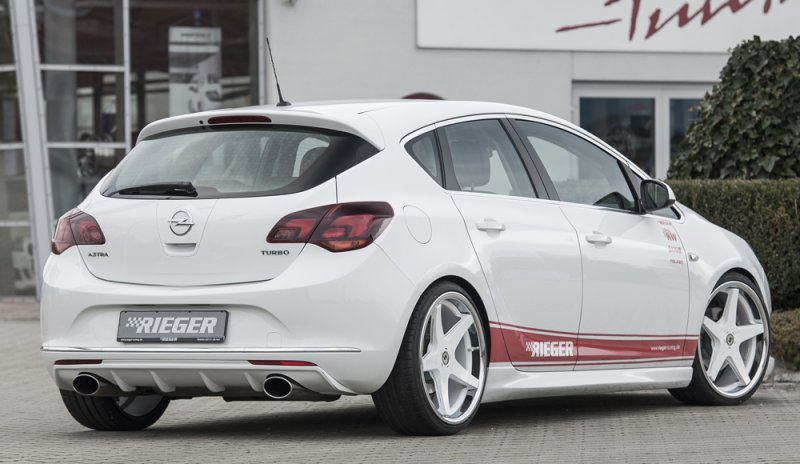 Rieger Heckeinsatz Opel Astra J 10.12- (ab Facelift) - 51324