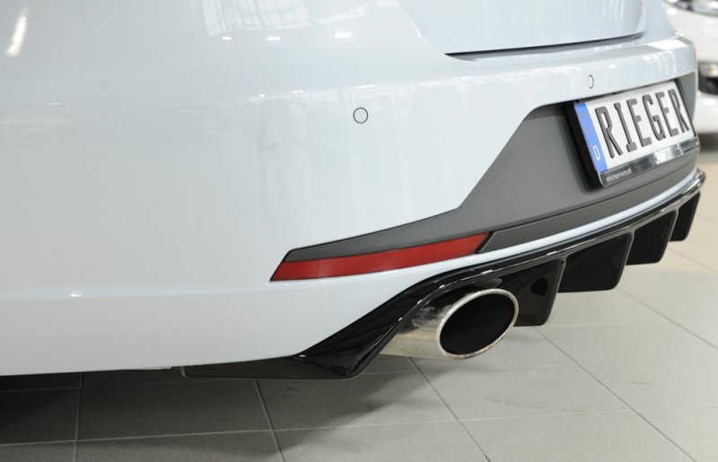 Rieger Heckeinsatz schwarz glänzend Seat Leon Cupra (5F) 03.14-12.16 (bis Facelift) - 88130