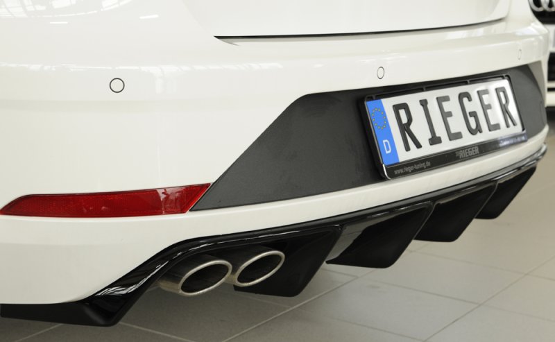 Rieger Heckeinsatz (wie 88134+AHK) schwarz glänzend Seat Leon FR (5F) 01.17- (ab Facelift) - 88176