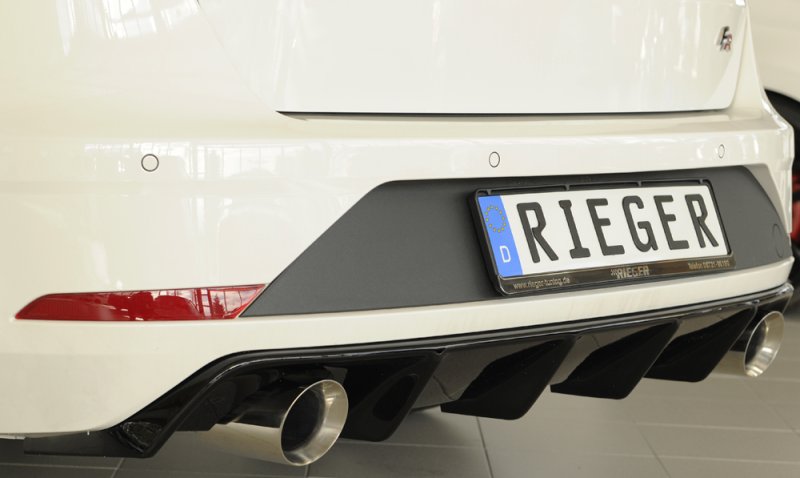 Rieger Heckeinsatz (wie 88135+AHK) schwarz glänzend Seat Leon FR (5F) 01.17- (ab Facelift) - 88177