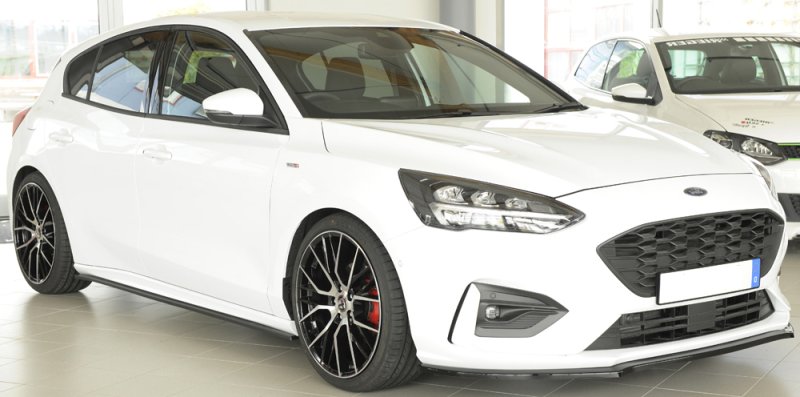 Rieger Seitenschwelleransatz schwarz glänzend Ford Focus 4 (DEH) 09.18- - 88192