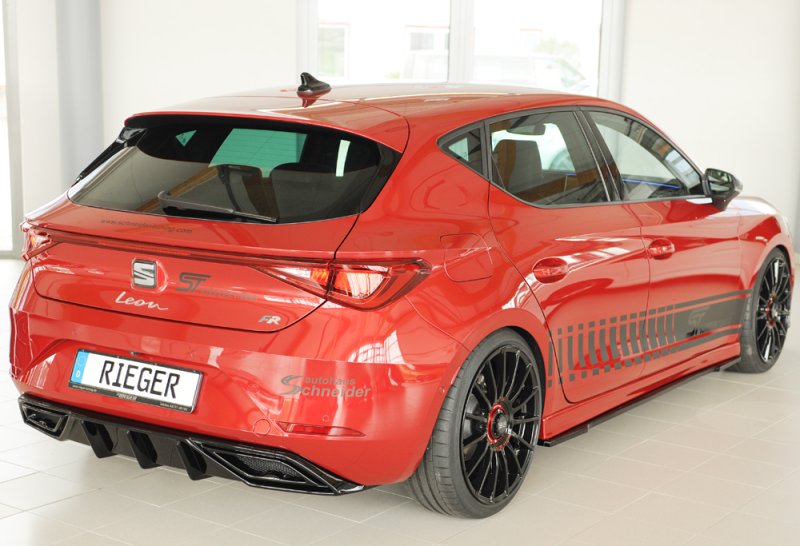 Rieger Heckeinsatz für orig. ESD schwarz glänzend Seat Leon (KL) 04.20- - 88210