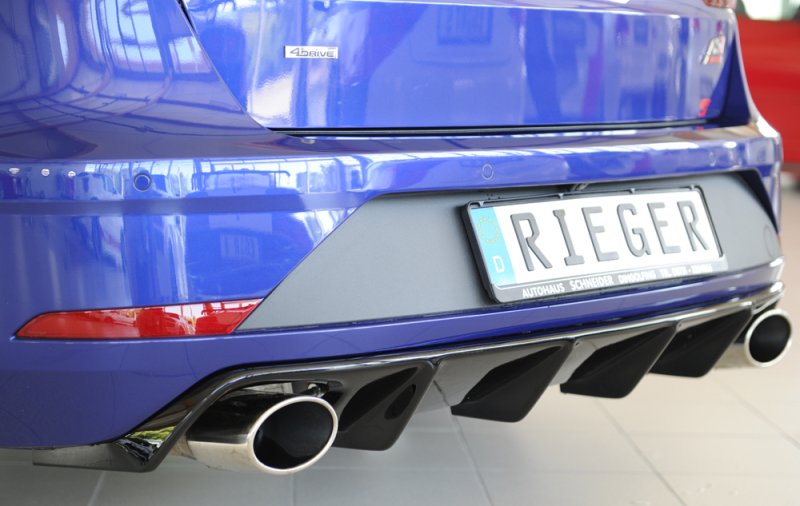 Rieger Heckeinsatz (wie 88137+AHK) schwarz glänzend Seat Leon Cupra (5F) 01.17- (ab Facelift) - 88229