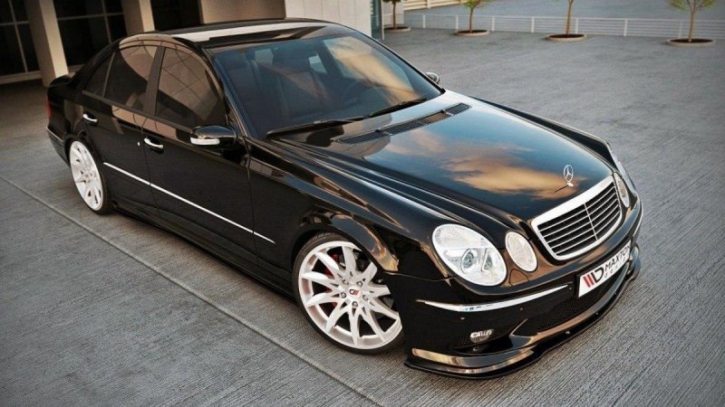 Maxton Front Ansatz für MERCEDES E W211 AMG VORFACELIFT schwarz Hochglanz ME-E-W211-AMG-FD1-G
