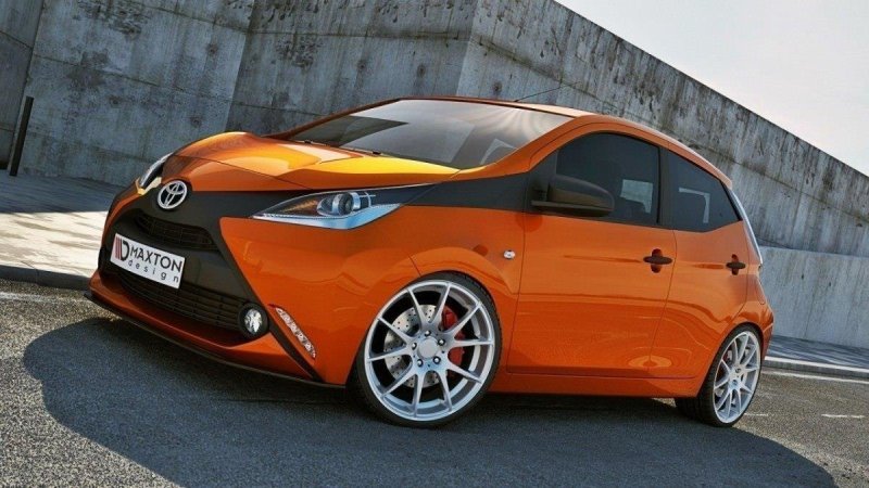Maxton Front Ansatz für TOYOTA AYGO mk2 schwarz Hochglanz TO-AY-2-FD1-G