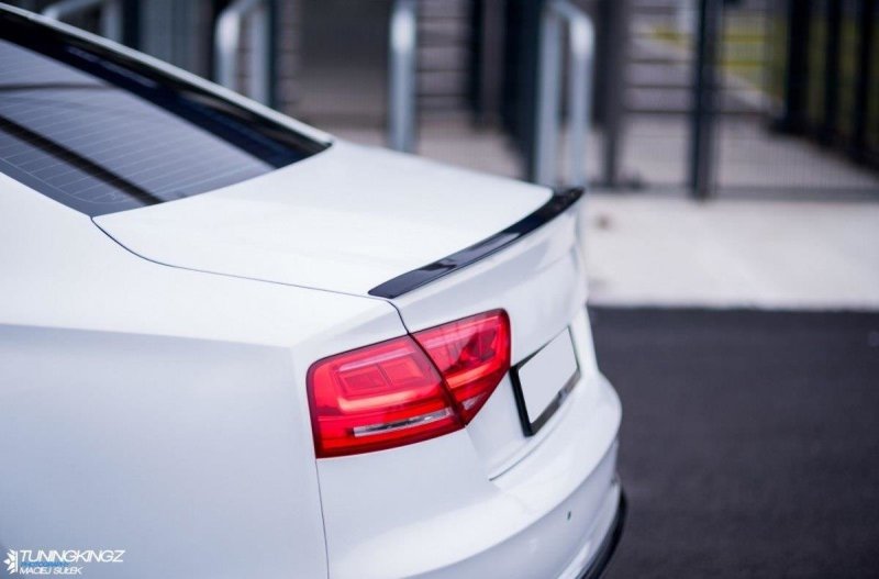 Maxton Spoiler CAP für Audi A8 D4 schwarz Hochglanz AU-A8-D4-CAP1-G