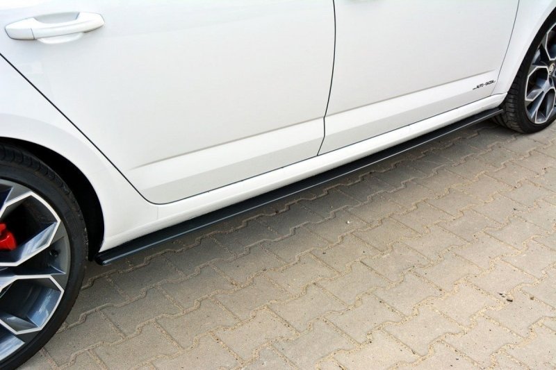 Maxton Seitenschweller Ansatz für Skoda Octavia RS Mk3 / Mk3 FL Hatchback / Kombi schwarz Hochglanz SK-OC-3/3F-RS-SD1-G
