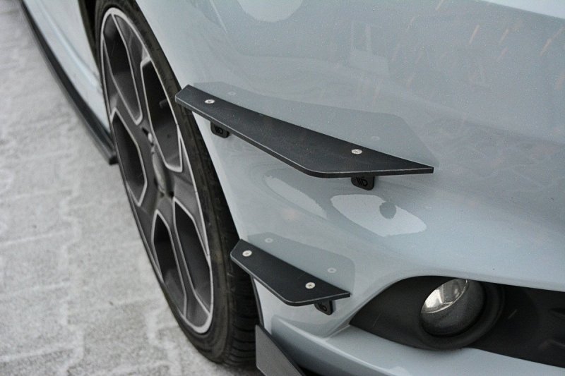 Maxton Stoßstangen Flaps Wings vorne Canards für Ford Fiesta 7 ST Mk7 FL FO-FI-7F-ST-CNC-CAN1