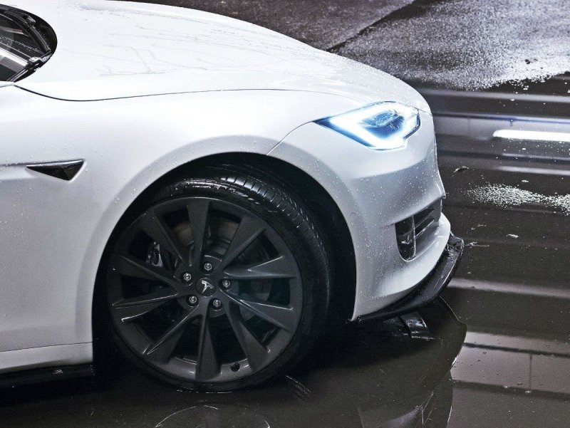 Maxton Front Ansatz V.1 für Tesla Model S Facelift schwarz Hochglanz TE-MODELS-1F-FD1-G