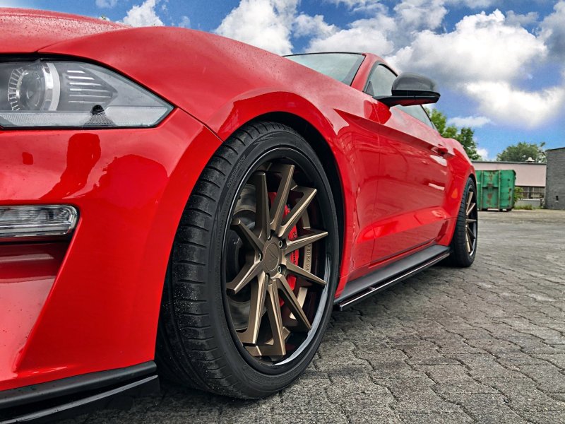 Maxton Seitenschweller Ansatz für Ford Mustang Mk. 6 Facelift schwarz Hochglanz FO-MU-6F-SD1-G