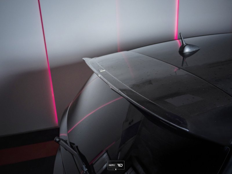 Maxton Spoiler CAP für BMW 1er E81/ E87 FACELIFT (AERO SPOILER) schwarz Hochglanz BM-1-81F-CAP1-G