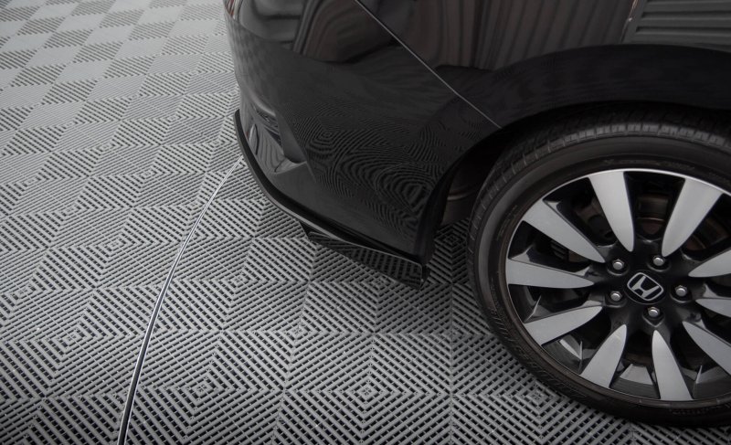 Maxton Hintere Seiten Flaps Honda Civic Mk10 schwarz Hochglanz HOCI10CNC-RSF1-G