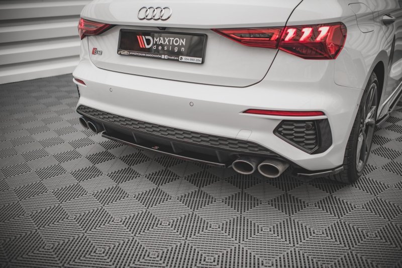 Maxton Mittlerer Diffusor Heck Ansatz für Audi S3 Sportback 8Y schwarz Hochglanz AU-A3-8Y-SLINE-RD3-G
