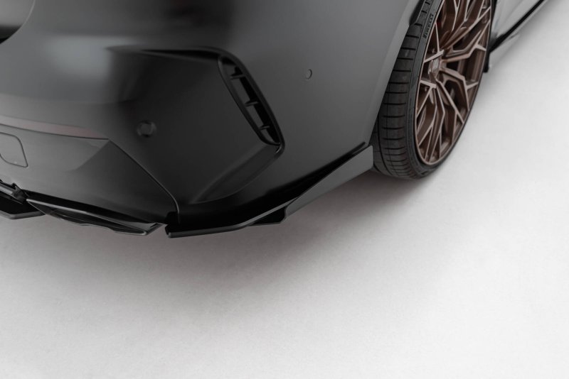 Maxton Hintere Seiten Flaps BMW M440i G22 / G23 / G22 Facelift / G23 Facelift schwarz Hochglanz BM4G22MPACKCNC-RSF2-G